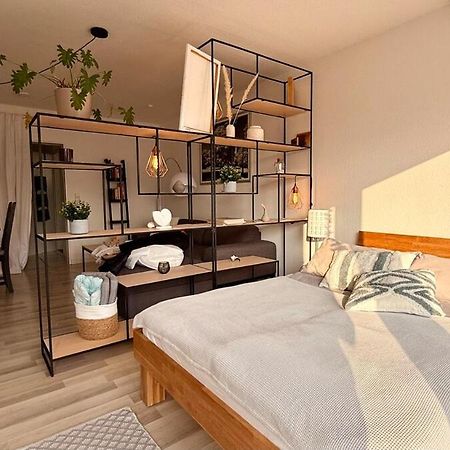 'Das Kleine Feine' - Ruhige, Helle Ferienwohnung Mit Parkplatz Und Balkon プフォルツハイム エクステリア 写真