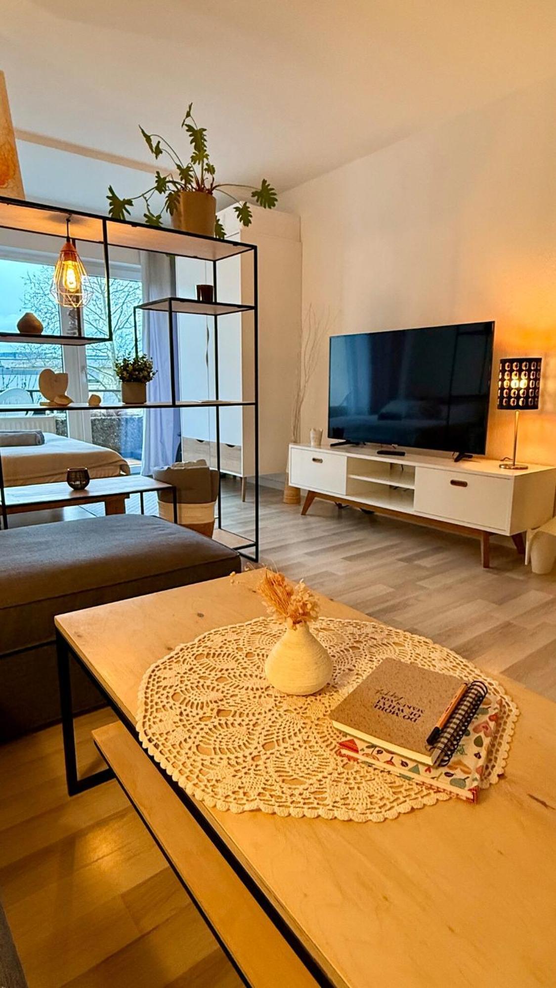 'Das Kleine Feine' - Ruhige, Helle Ferienwohnung Mit Parkplatz Und Balkon プフォルツハイム エクステリア 写真